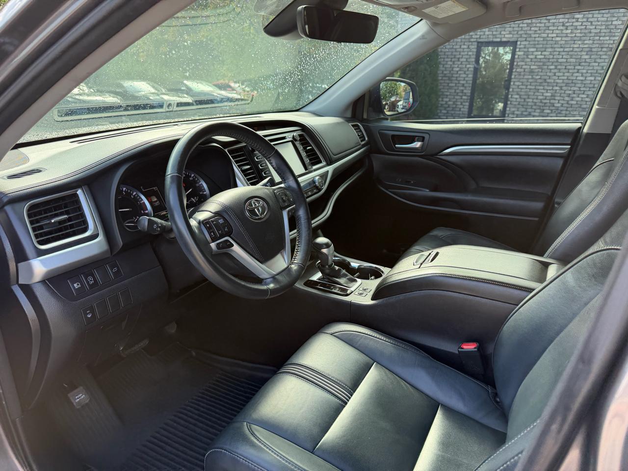 Toyota Highlander  2018