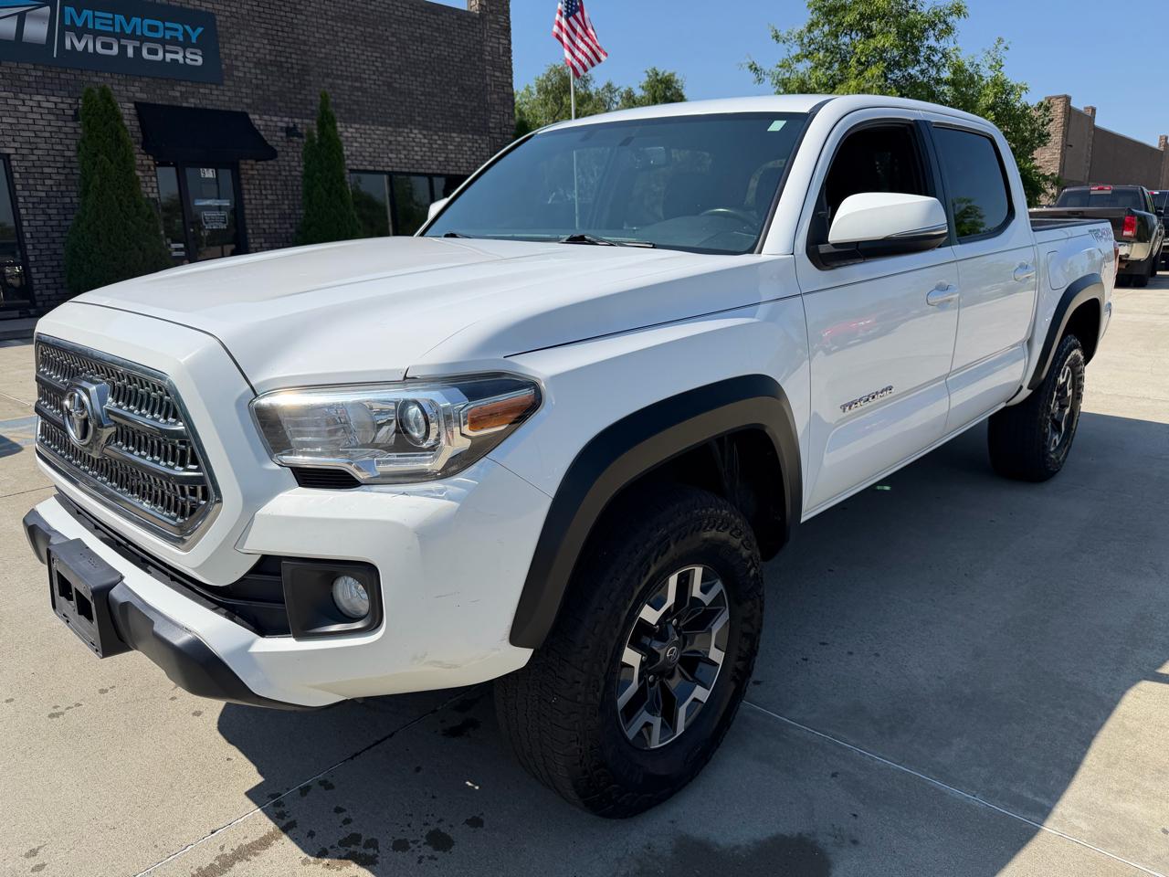 2017 Toyota Tacoma TRD Off Road Double Cab 5' Bed V6 4x4 MT