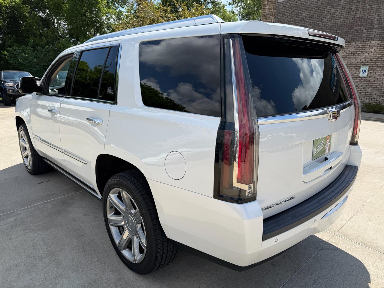 Cadillac Escalade 2WD 4dr Premium Collection 2016
