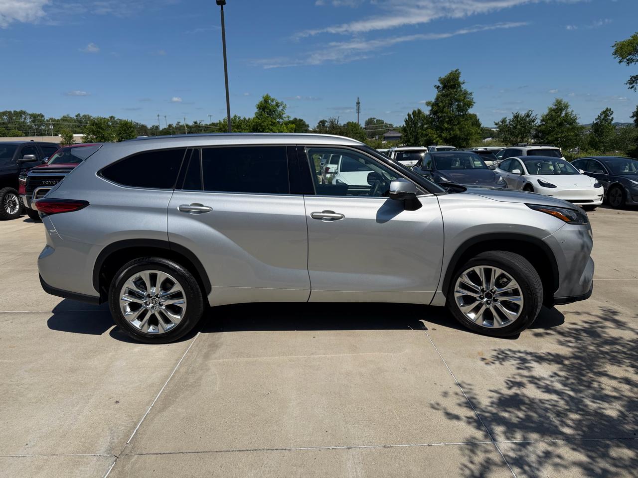 Toyota Highlander  2021