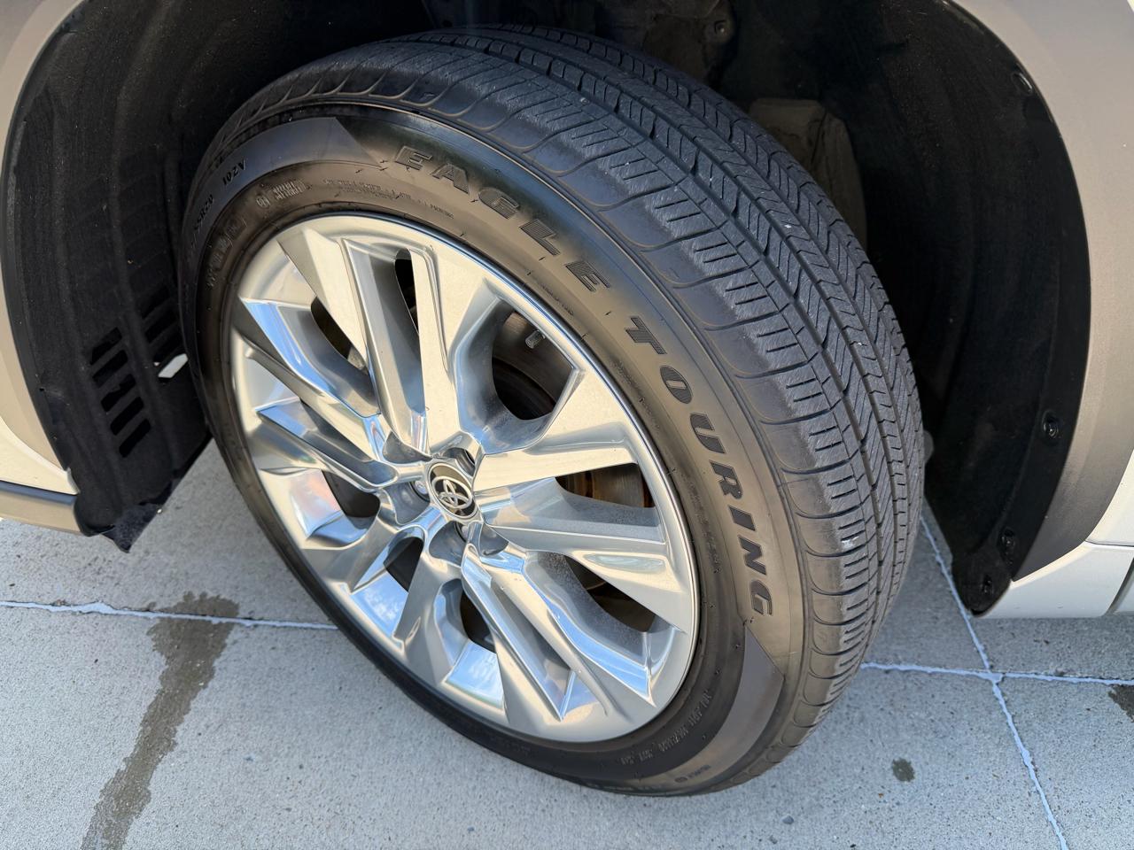 Toyota Highlander  2021