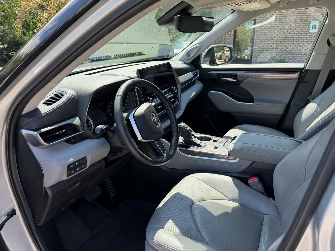 Toyota Highlander  2021