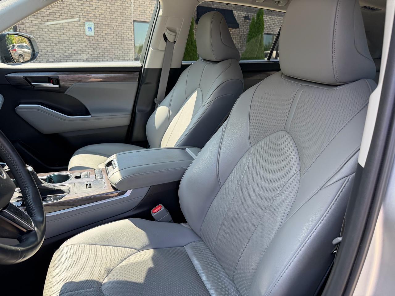 Toyota Highlander  2021