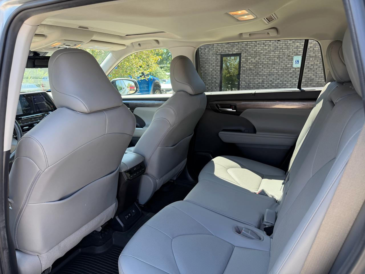 Toyota Highlander  2021