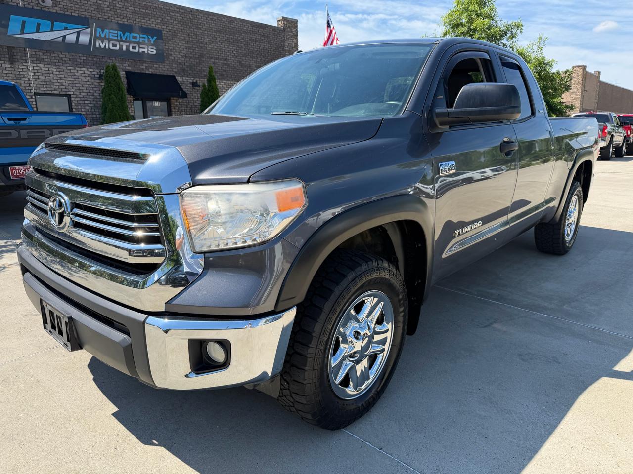 Toyota Tundra 4WD Truck  2016