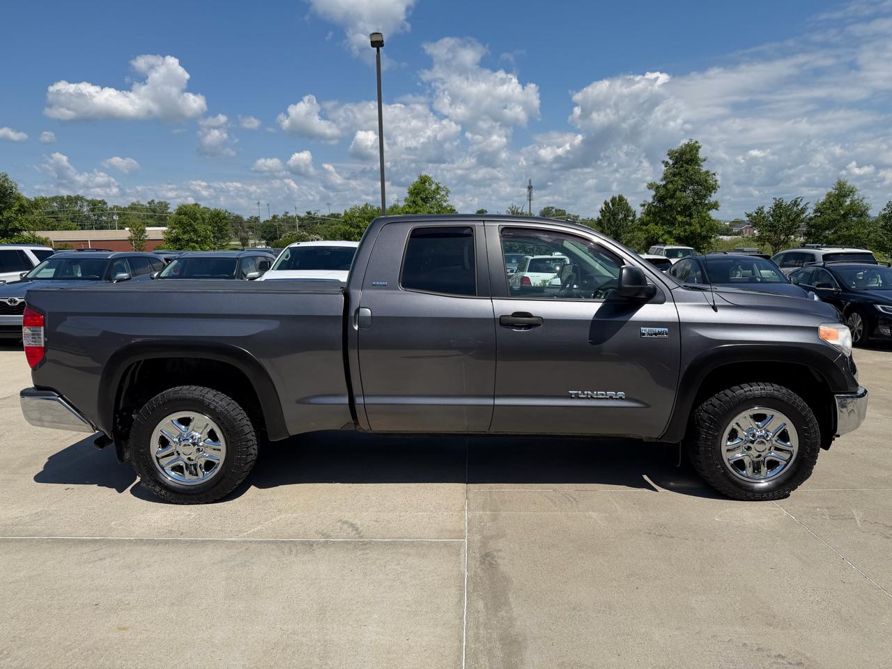 Toyota Tundra 4WD Truck  2016