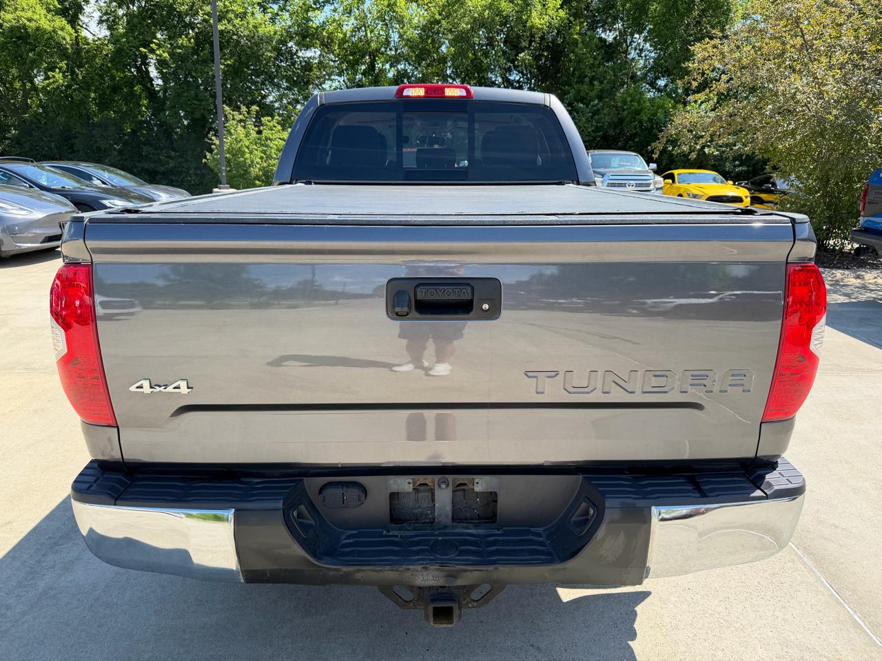 Toyota Tundra 4WD Truck  2016