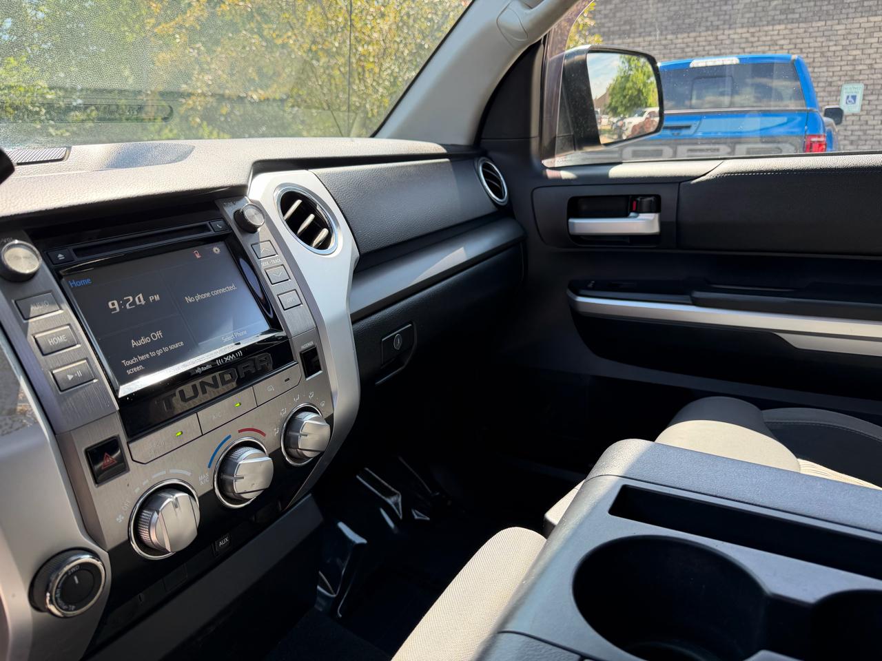 Toyota Tundra 4WD Truck  2016