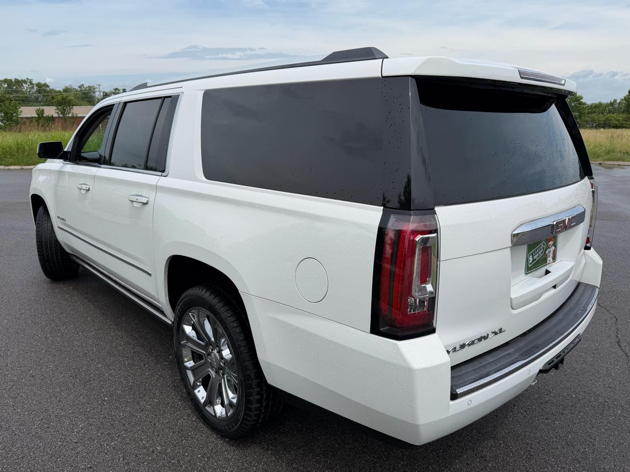 GMC Yukon XL 2WD 4dr Denali 2015