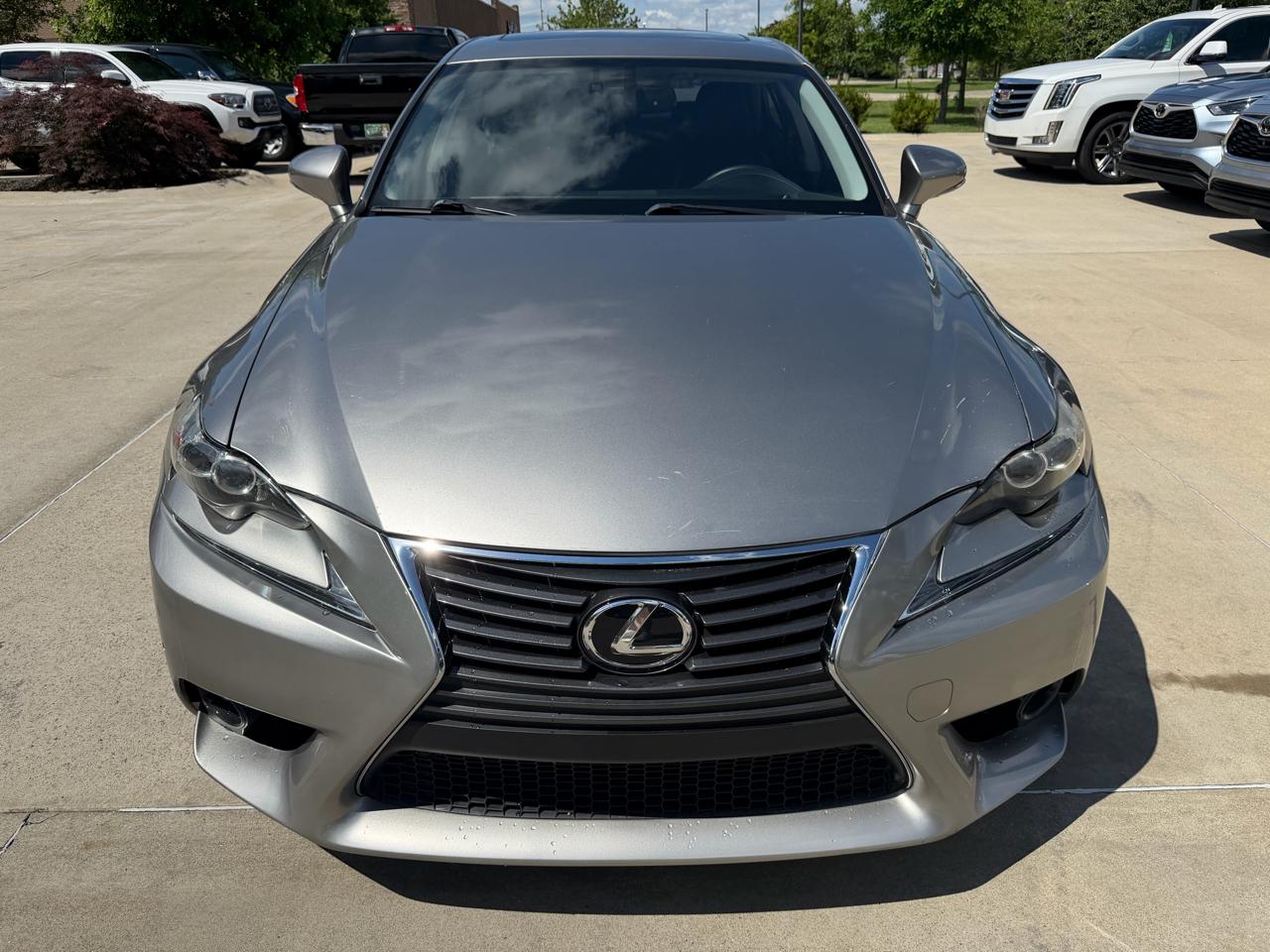 Lexus IS 200t 4dr Sdn 2016