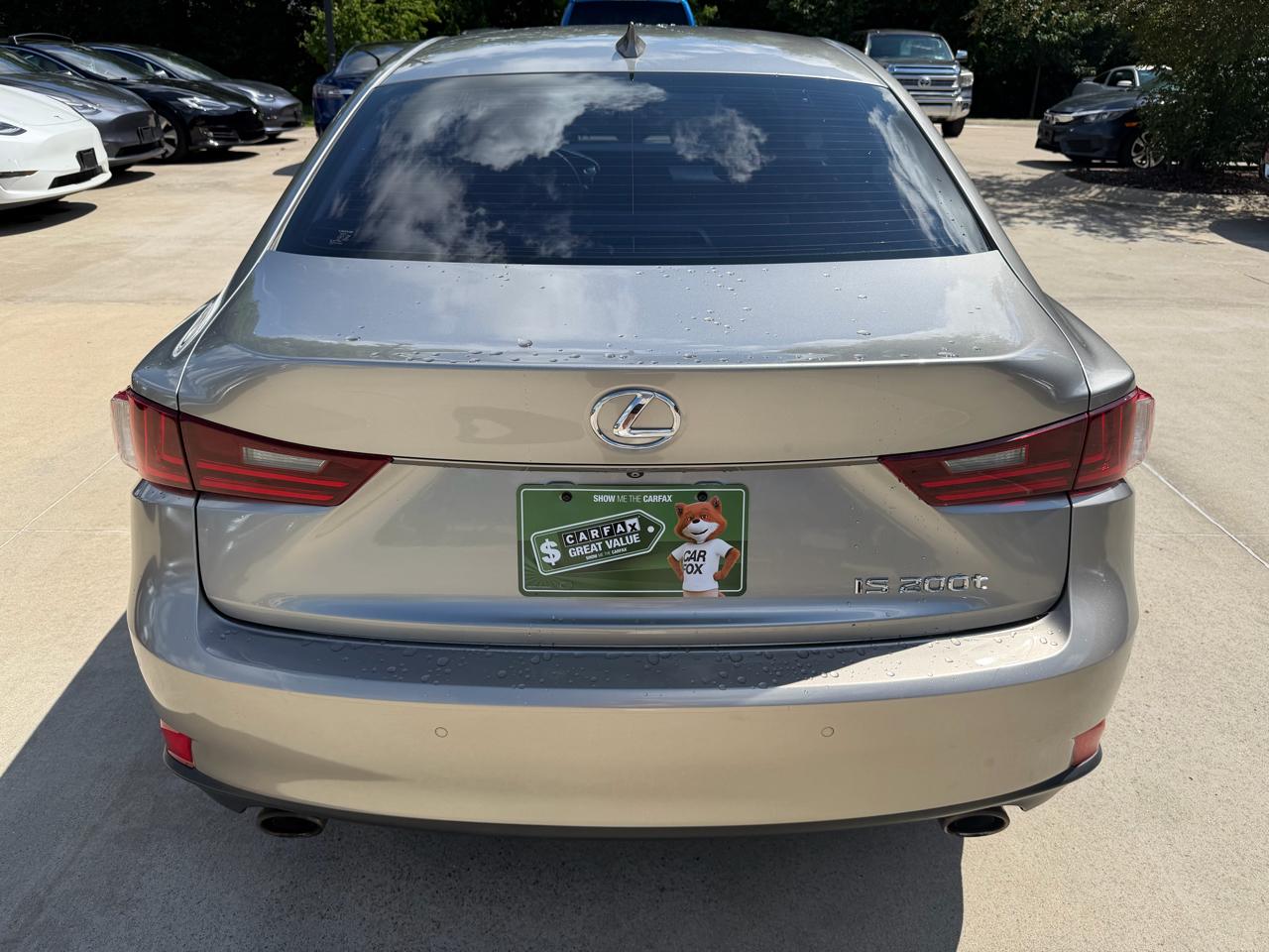 Lexus IS 200t 4dr Sdn 2016