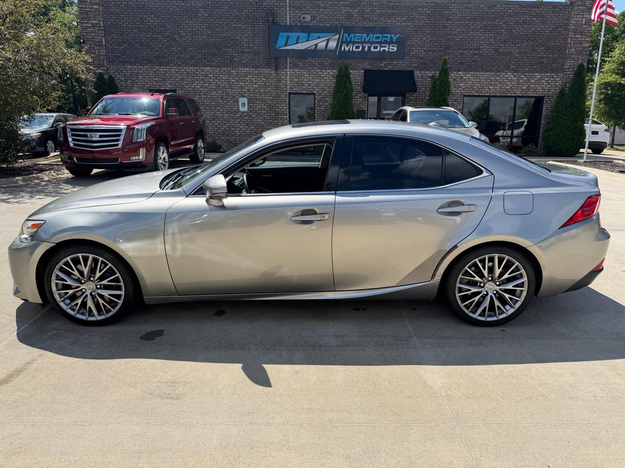 Lexus IS 200t 4dr Sdn 2016