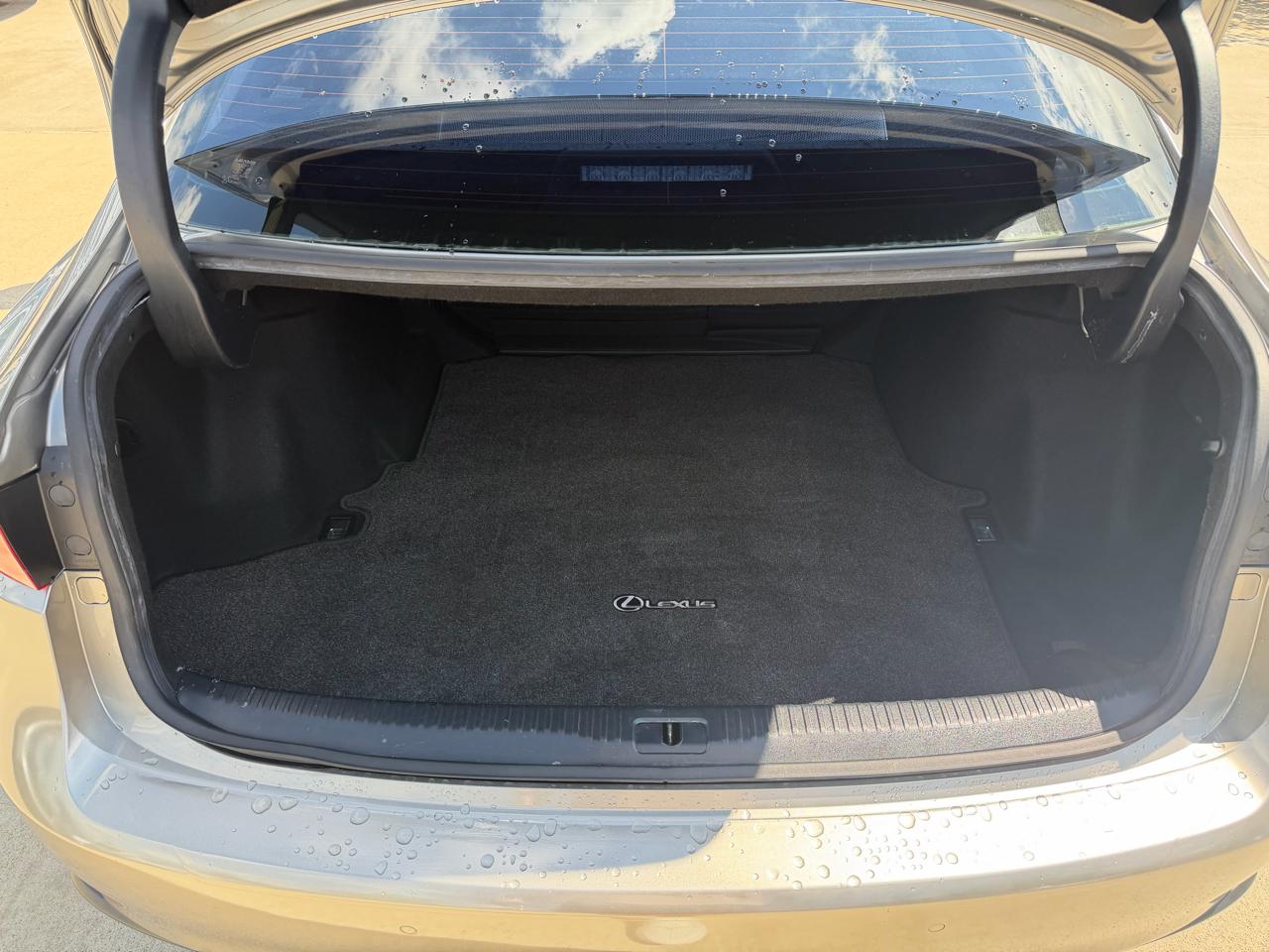 Lexus IS 200t 4dr Sdn 2016