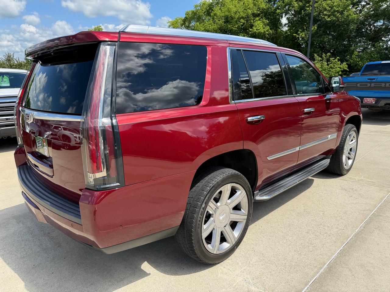 Cadillac Escalade 2WD 4dr Luxury 2019
