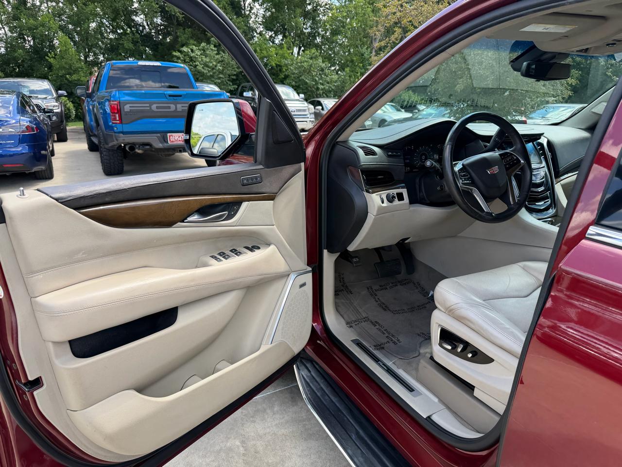 Cadillac Escalade 2WD 4dr Luxury 2019
