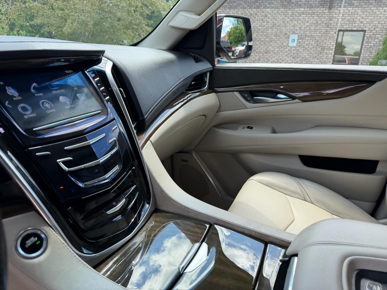 Cadillac Escalade 2WD 4dr Luxury 2019