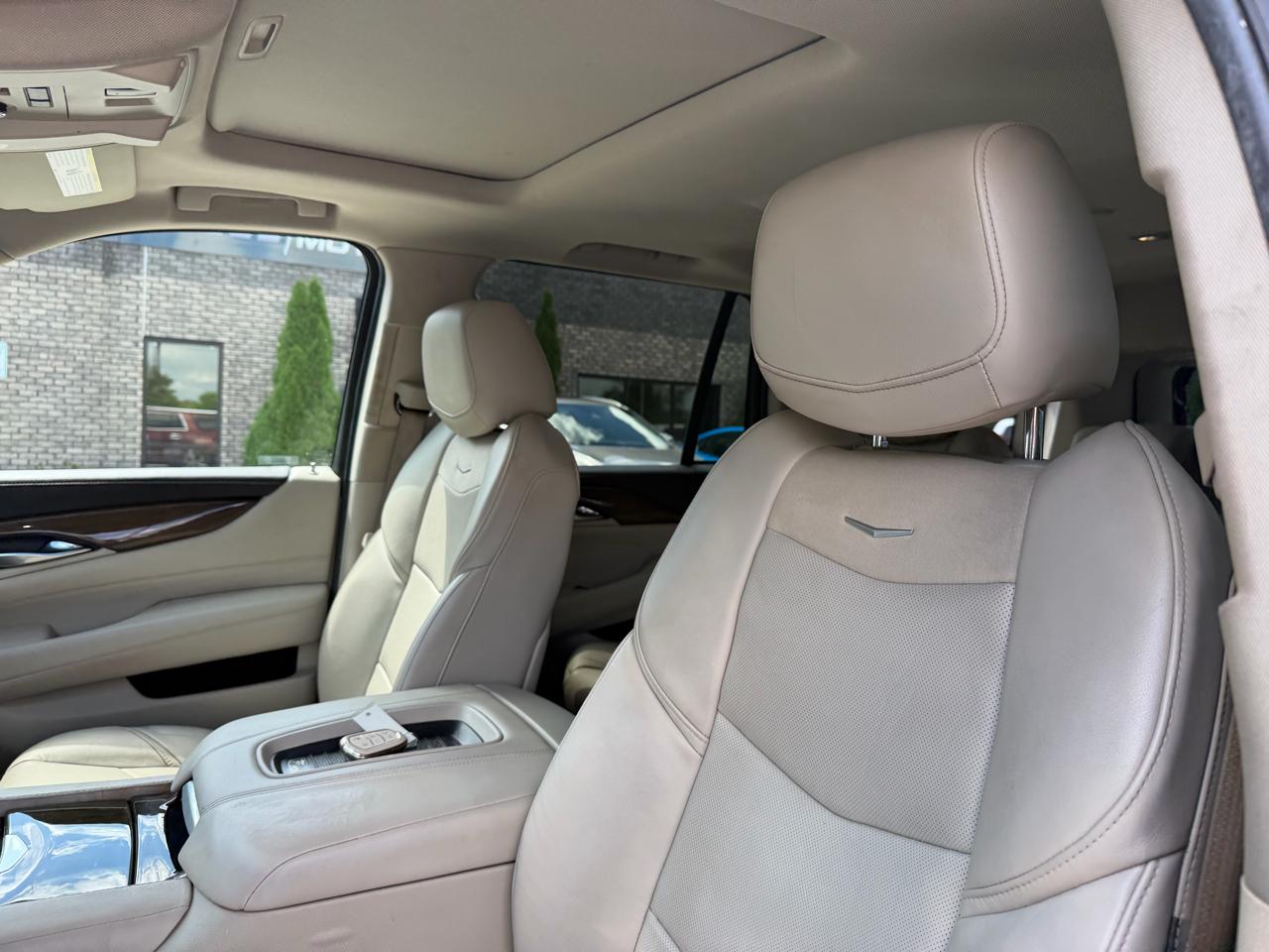 Cadillac Escalade 2WD 4dr Luxury 2019