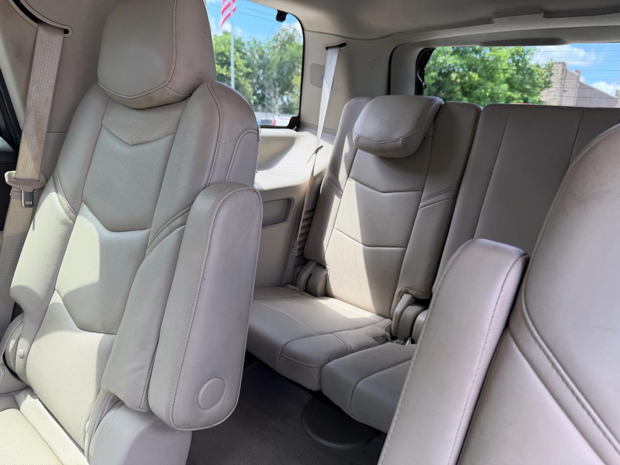 Cadillac Escalade 2WD 4dr Luxury 2019