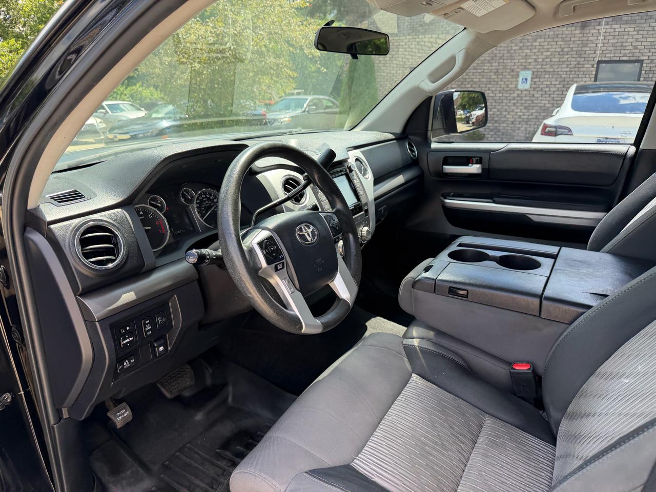 Toyota Tundra 2WD  2017