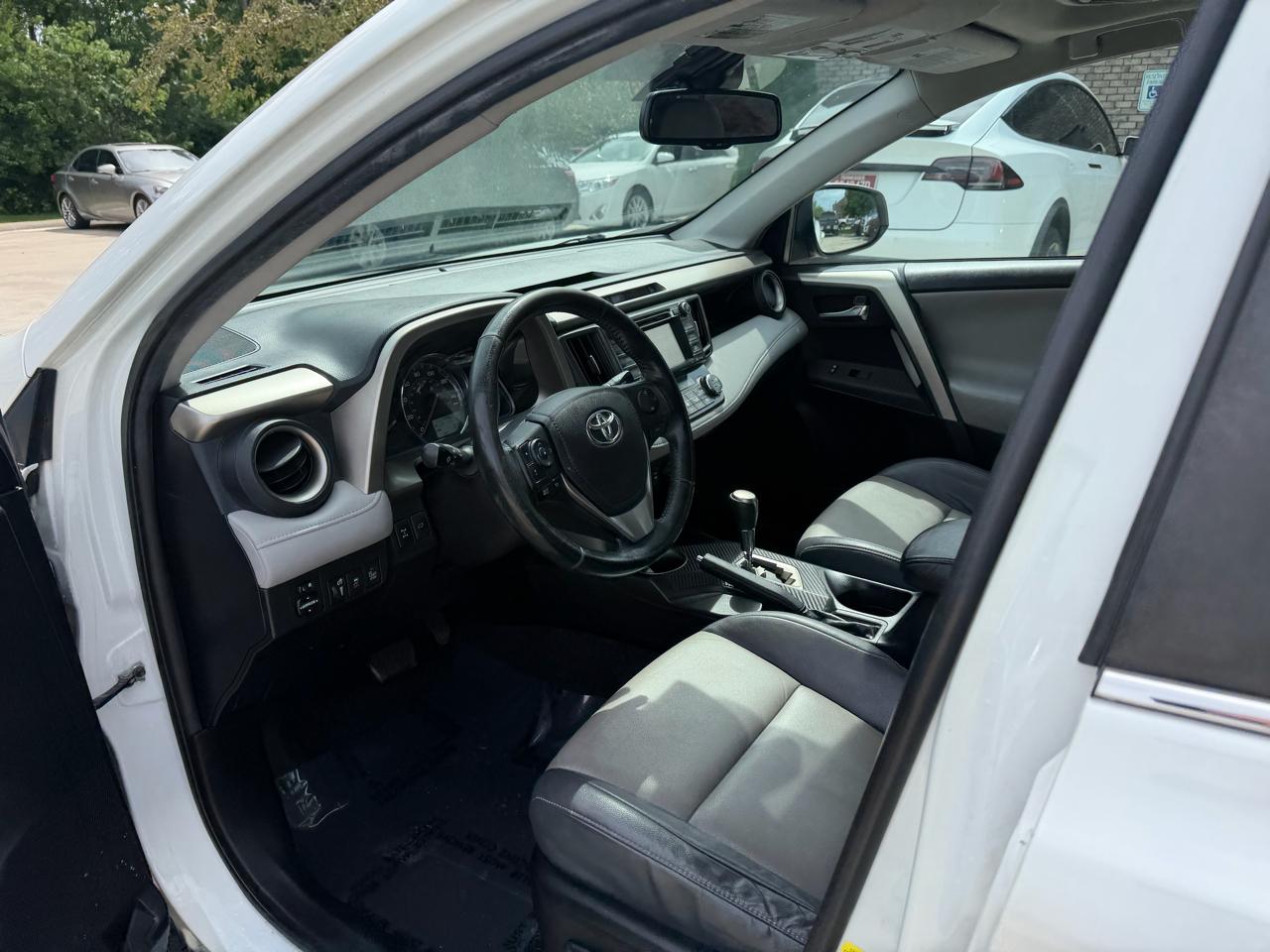 Toyota RAV4  2015