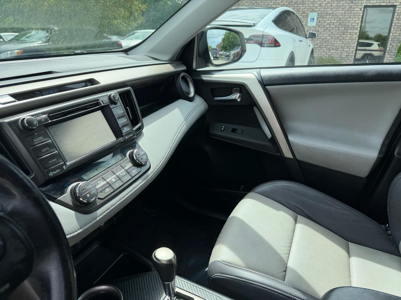 Toyota RAV4  2015