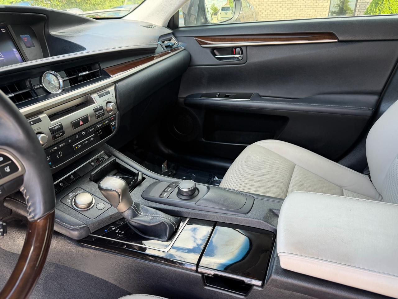 Lexus ES ES 350 FWD 2018