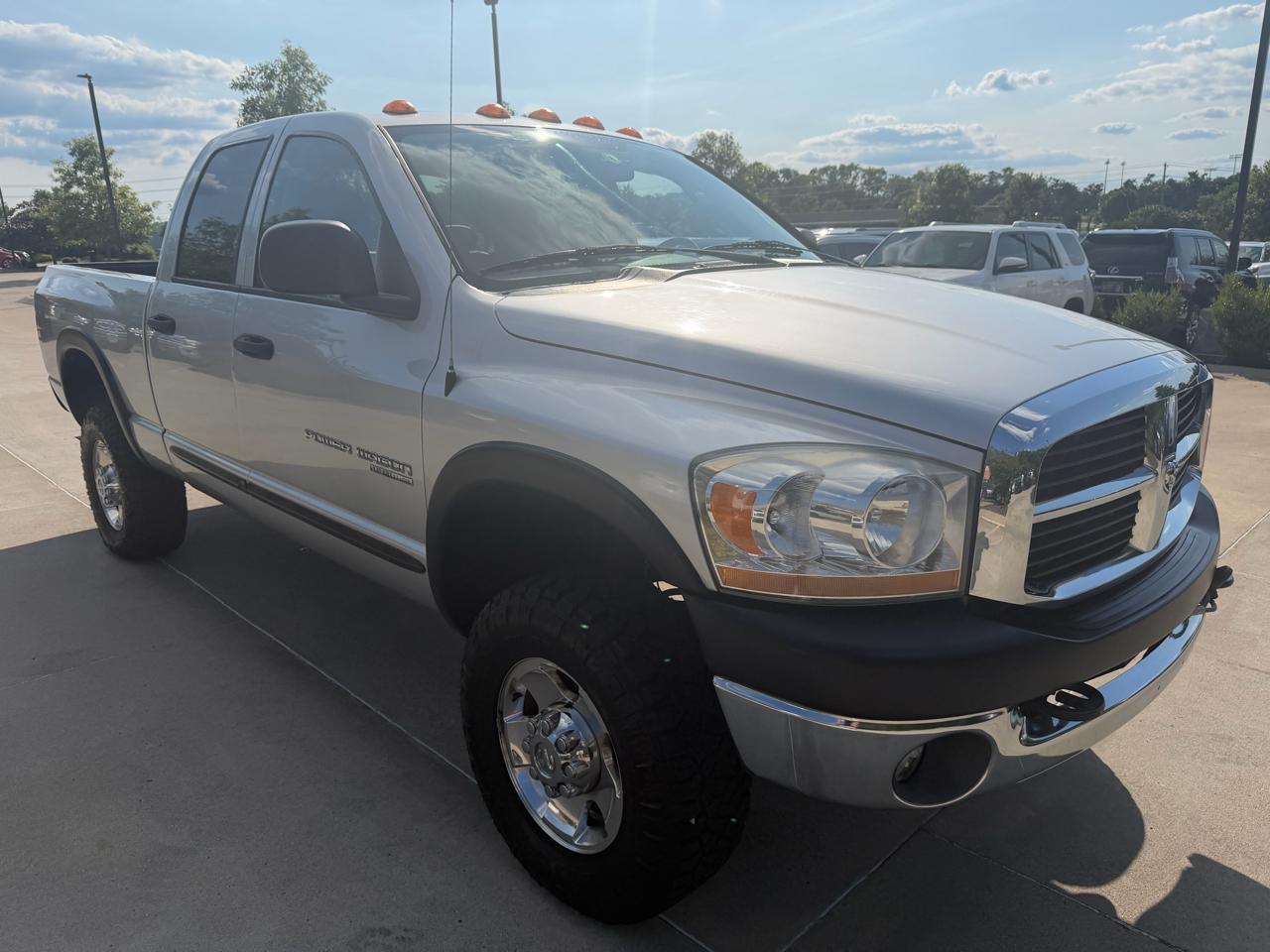 Dodge Ram 2500 4dr Quad Cab 140.5 4WD SLT 2006