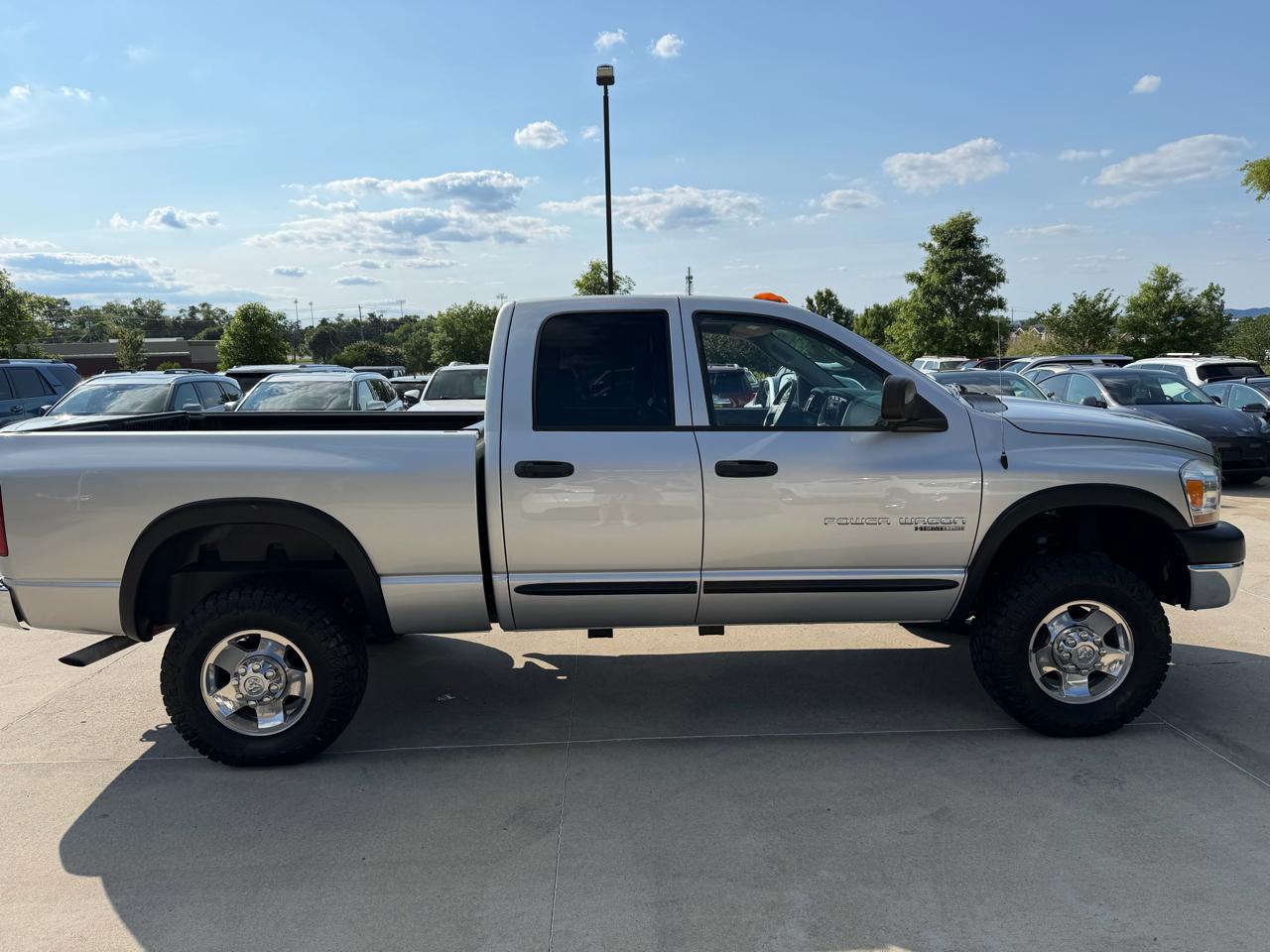 Dodge Ram 2500 4dr Quad Cab 140.5 4WD SLT 2006