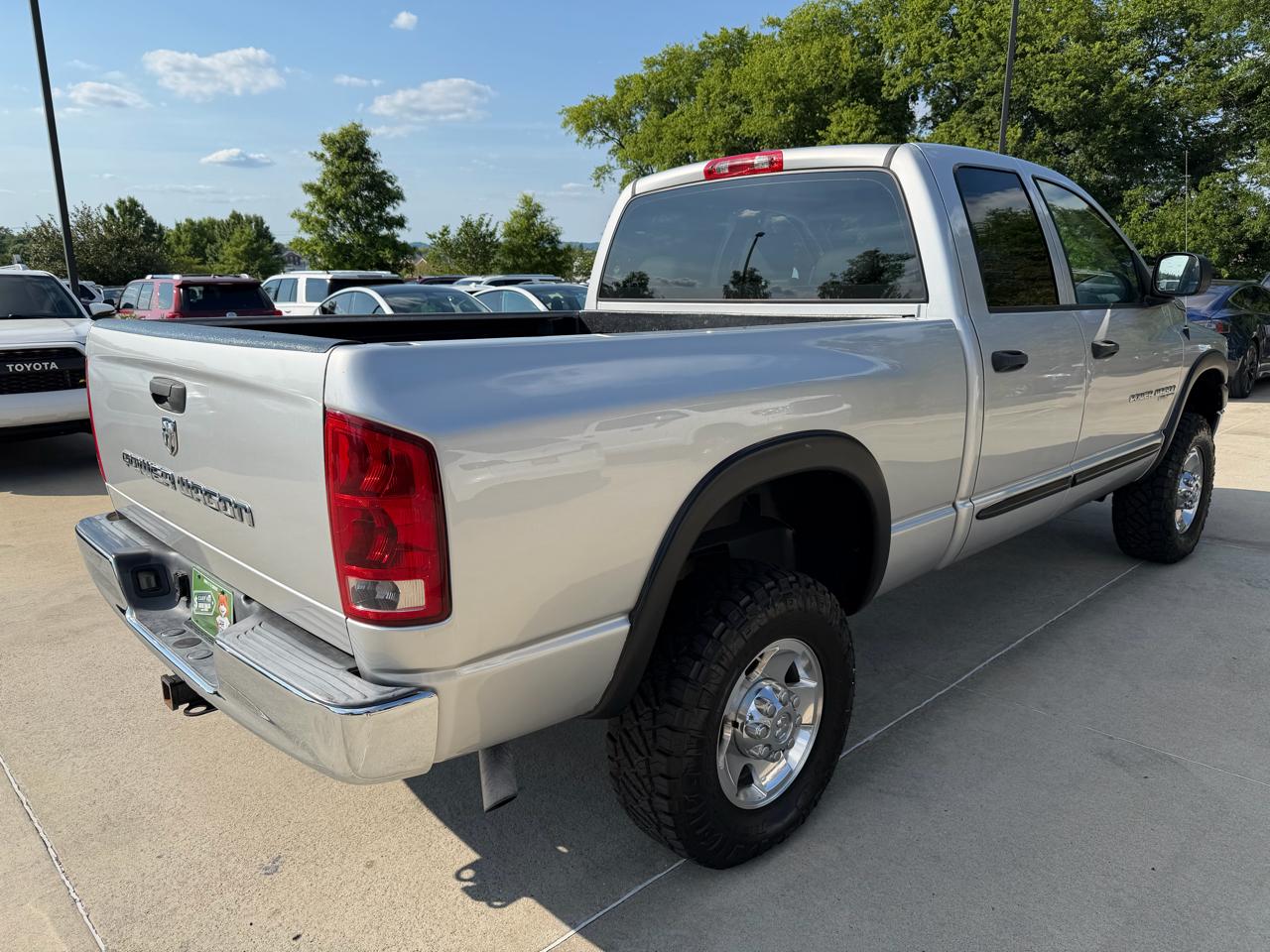 Dodge Ram 2500 4dr Quad Cab 140.5 4WD SLT 2006