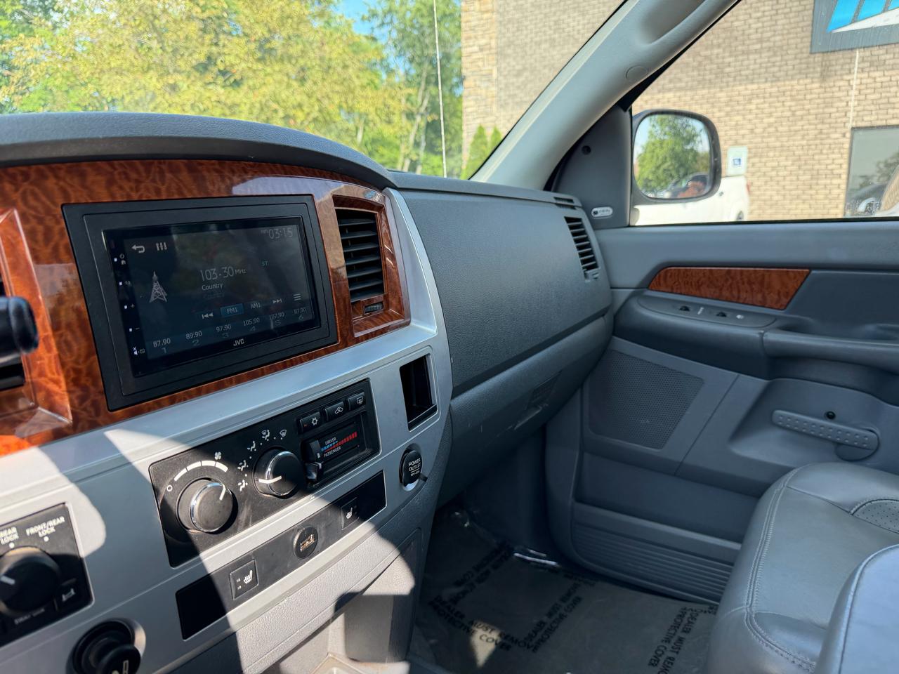 Dodge Ram 2500 4dr Quad Cab 140.5 4WD SLT 2006