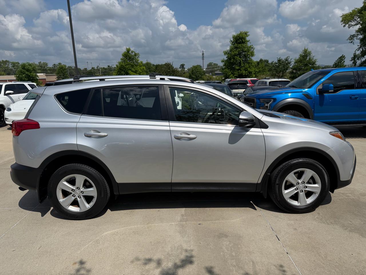 Toyota RAV4  2014