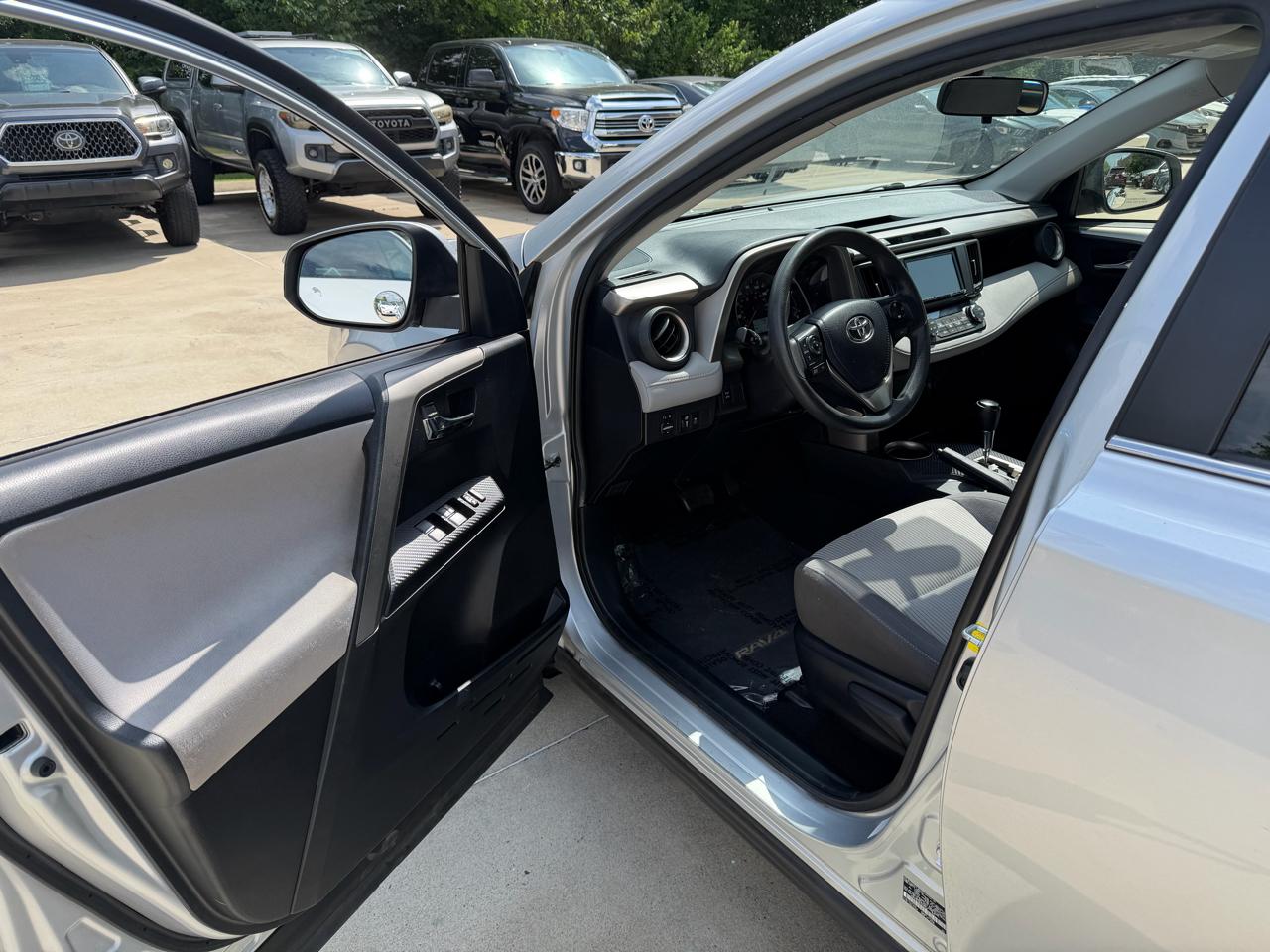 Toyota RAV4  2014