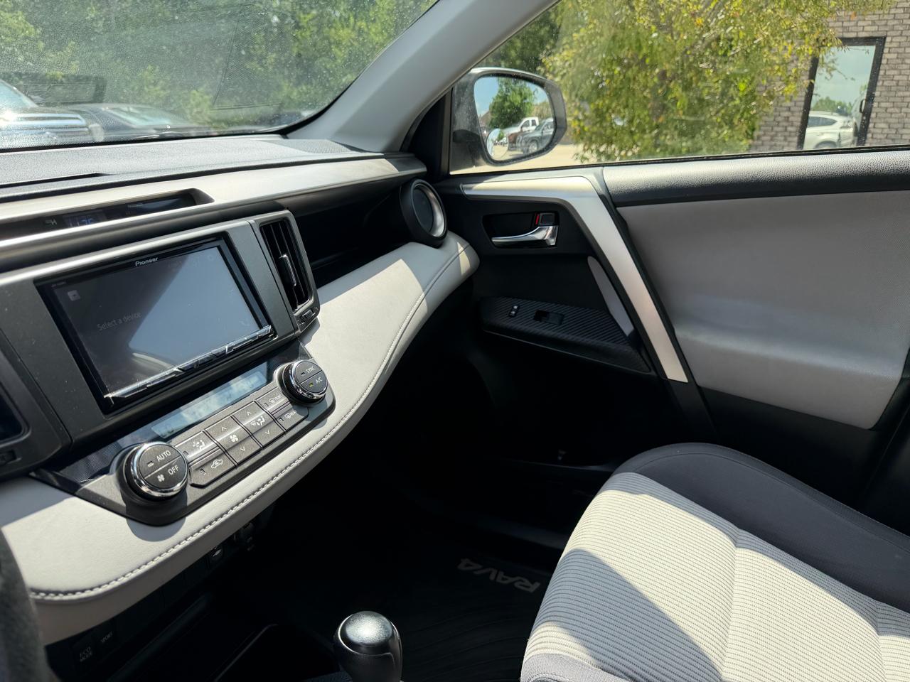 Toyota RAV4  2014