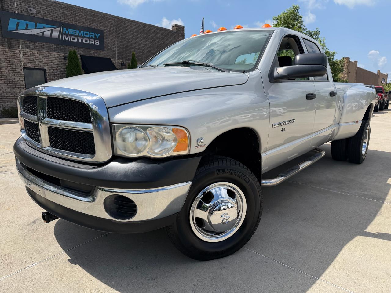 2005 Dodge Ram 3500 4dr Quad Cab 160.5" WB DRW 4WD ST