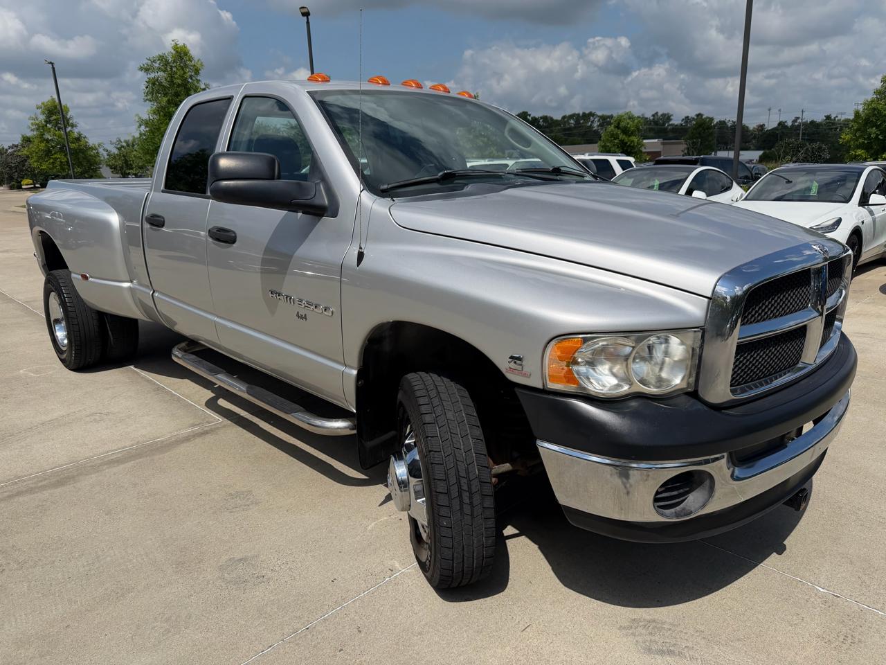Dodge Ram 3500 4dr Quad Cab 160.5" WB DRW 4WD ST 2005