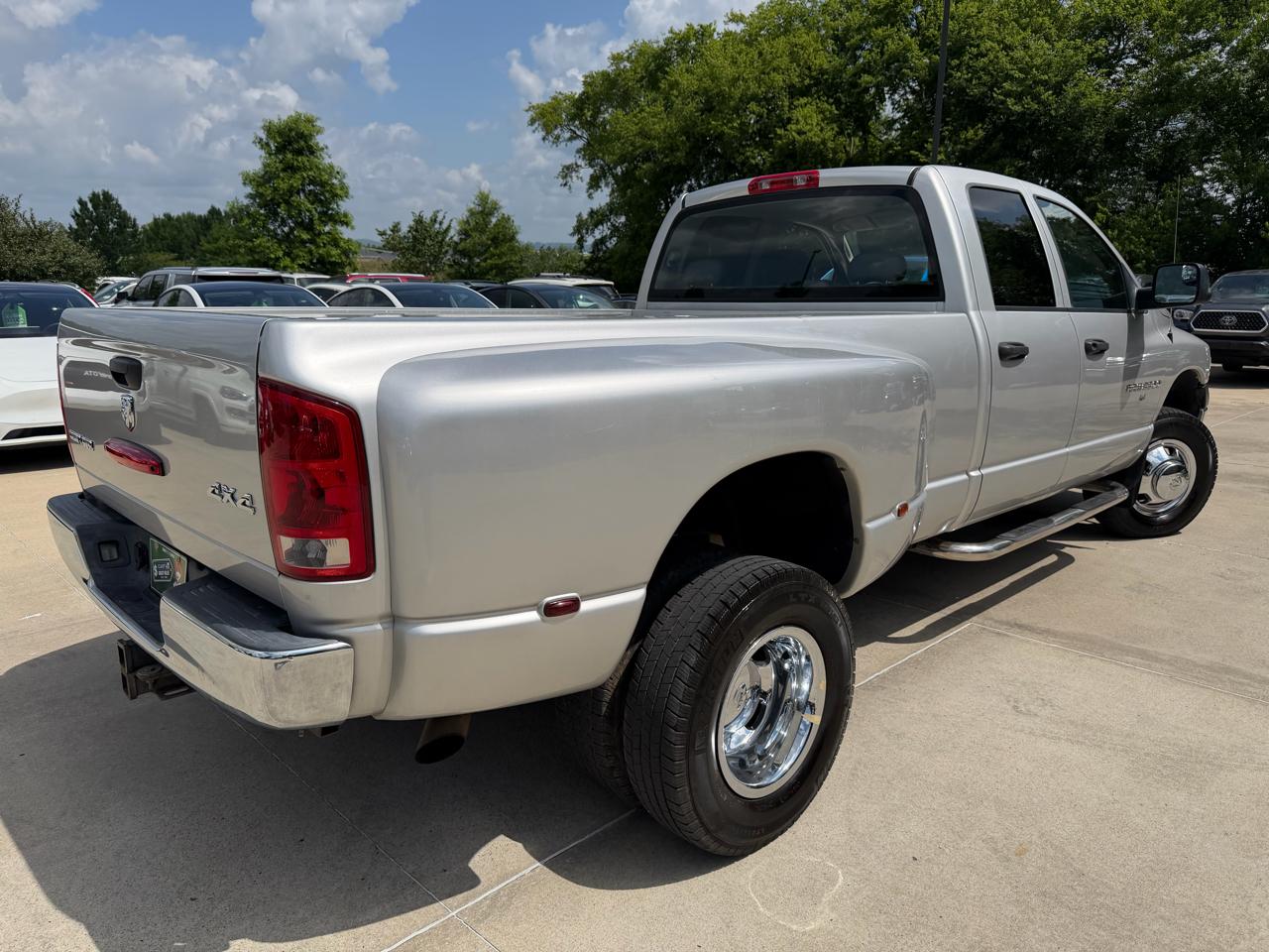 Dodge Ram 3500 4dr Quad Cab 160.5" WB DRW 4WD ST 2005