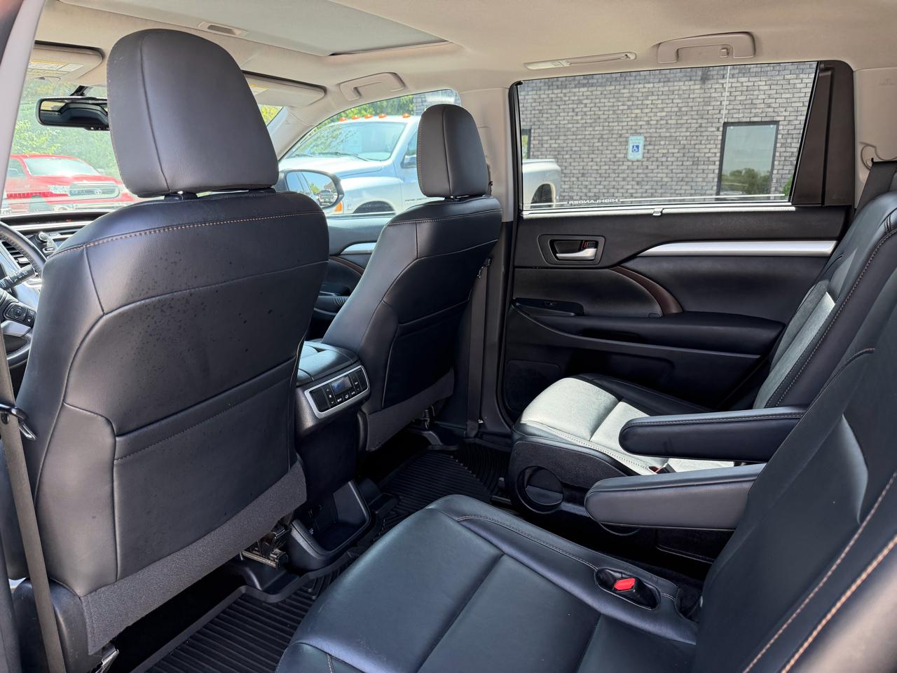 Toyota Highlander  2015