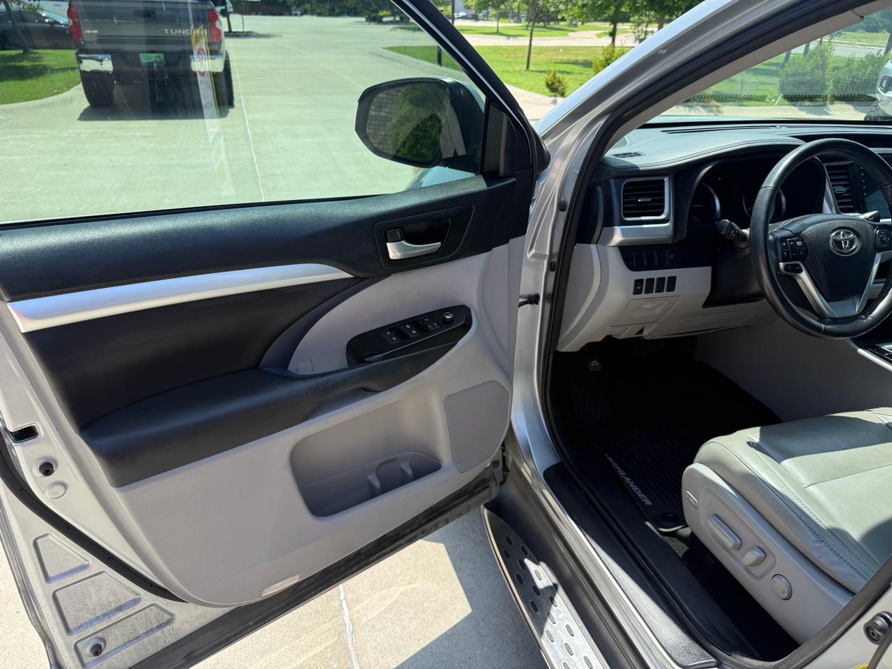 Toyota Highlander  2016