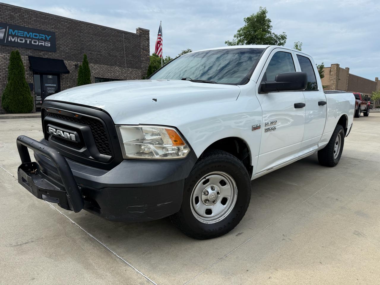 RAM 1500 Tradesman 4x4 Quad Cab 6'4" Box 2017