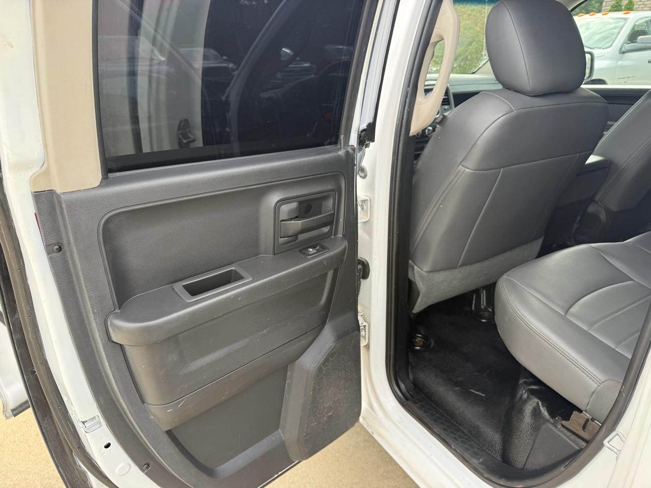 RAM 1500 Tradesman 4x4 Quad Cab 6'4" Box 2017