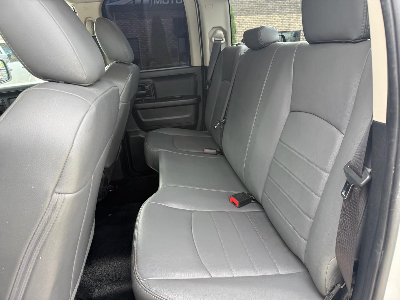 RAM 1500 Tradesman 4x4 Quad Cab 6'4" Box 2017
