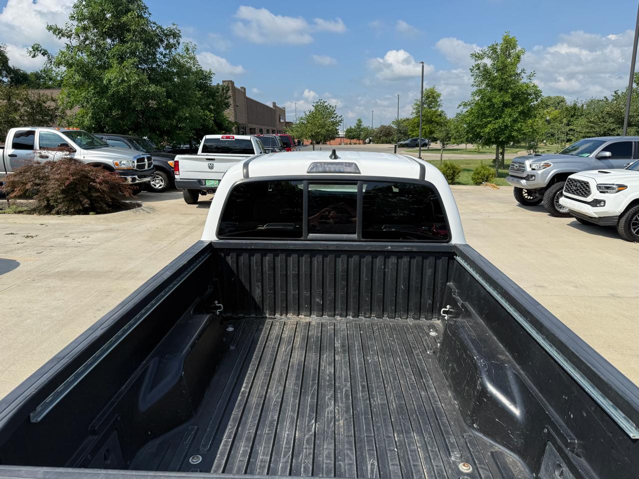 Toyota Tacoma 4WD Double Cab LB V6 AT TRD Off Road (Natl) 2016