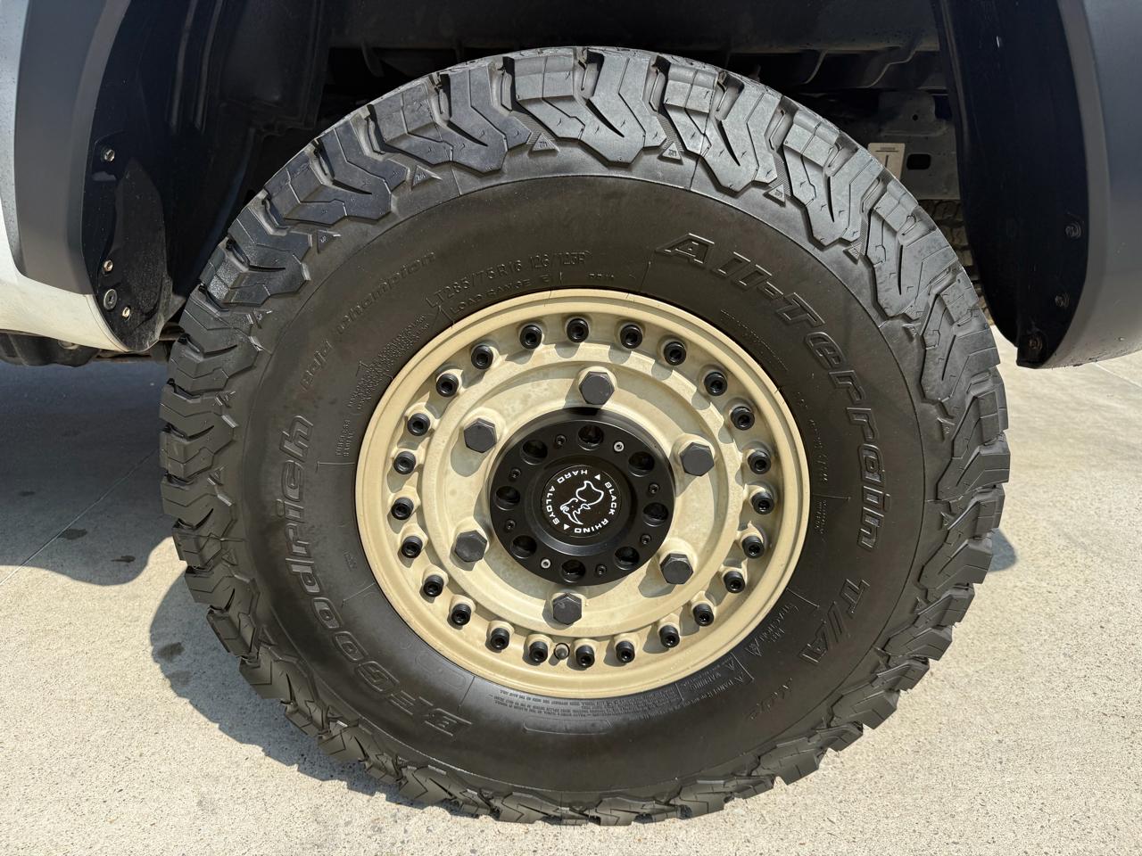 Toyota Tacoma 4WD Double Cab LB V6 AT TRD Off Road (Natl) 2016