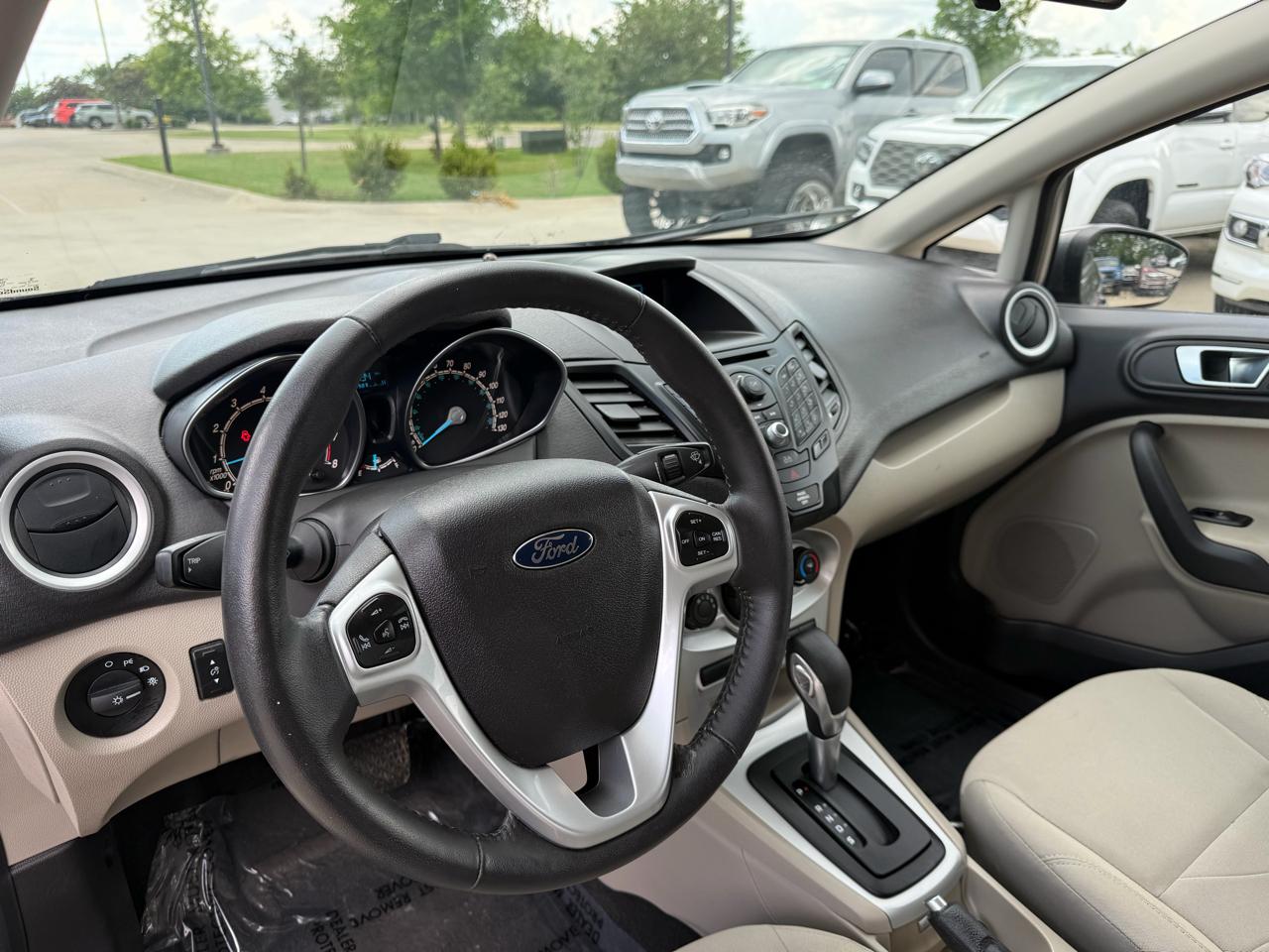 Ford Fiesta 5dr HB SE 2014