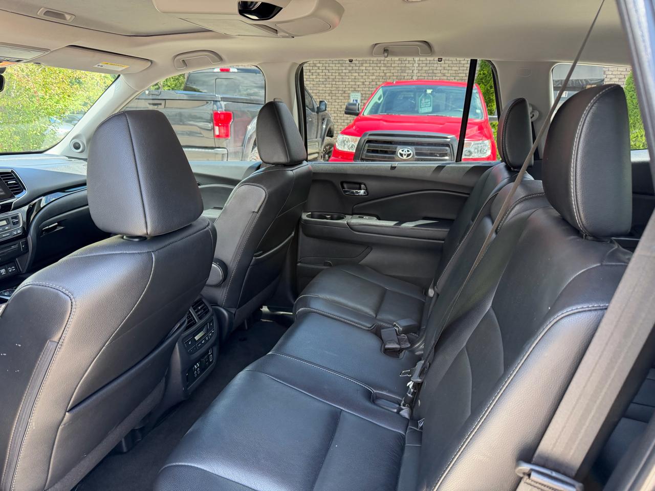 Honda Pilot Touring 8-Passenger 2WD 2019