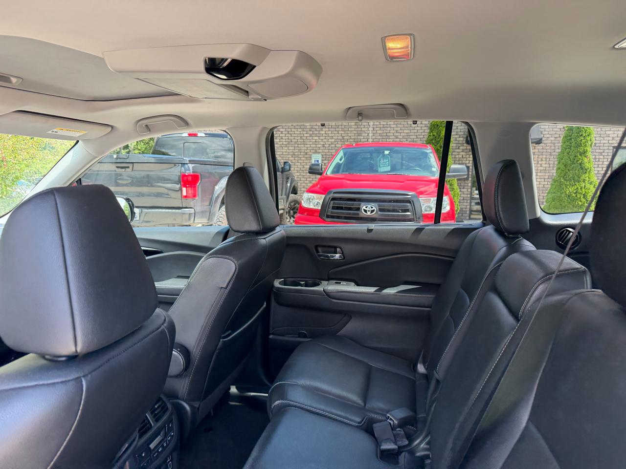 Honda Pilot Touring 8-Passenger 2WD 2019