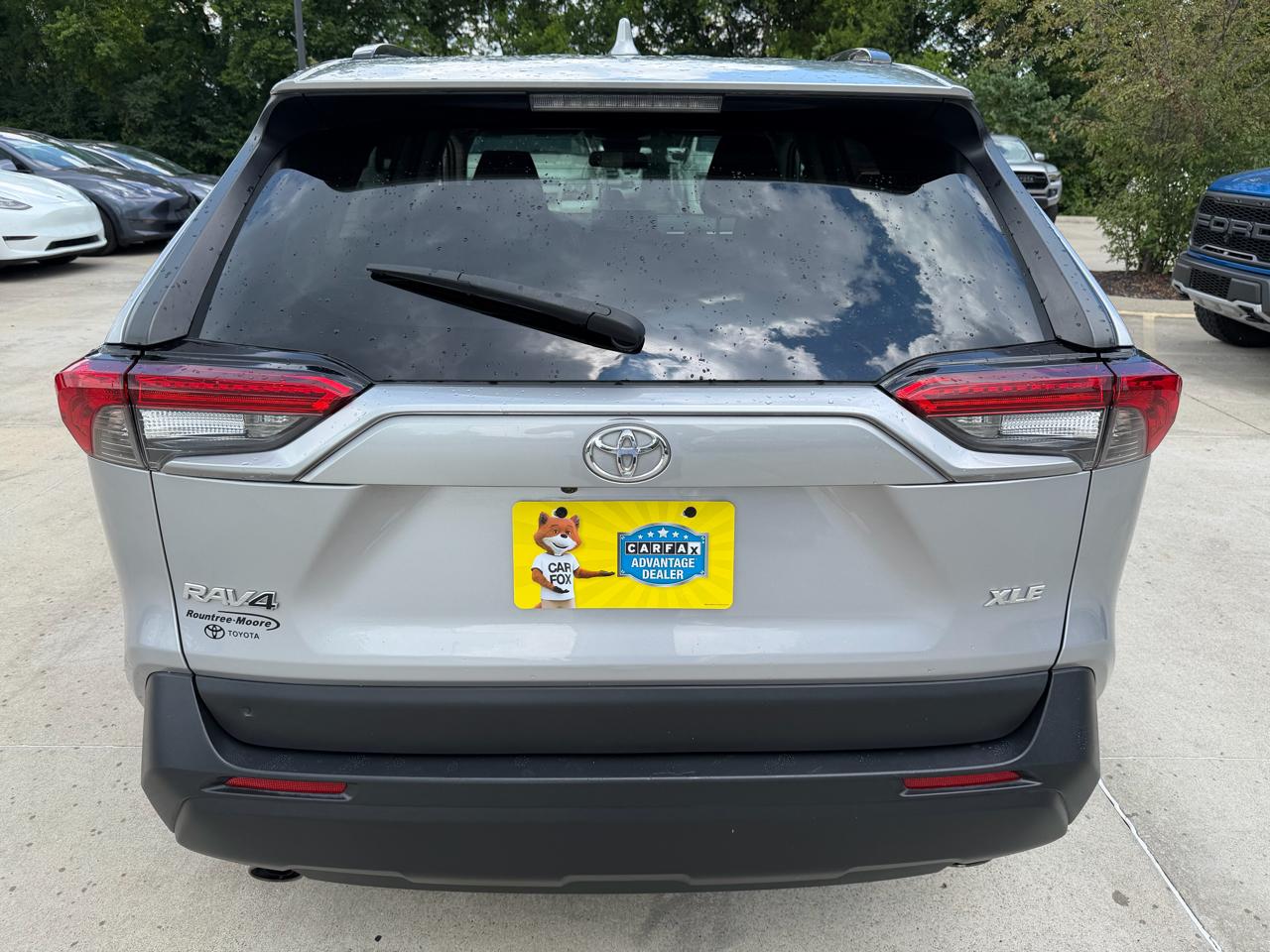 Toyota RAV4 XLE FWD 2021