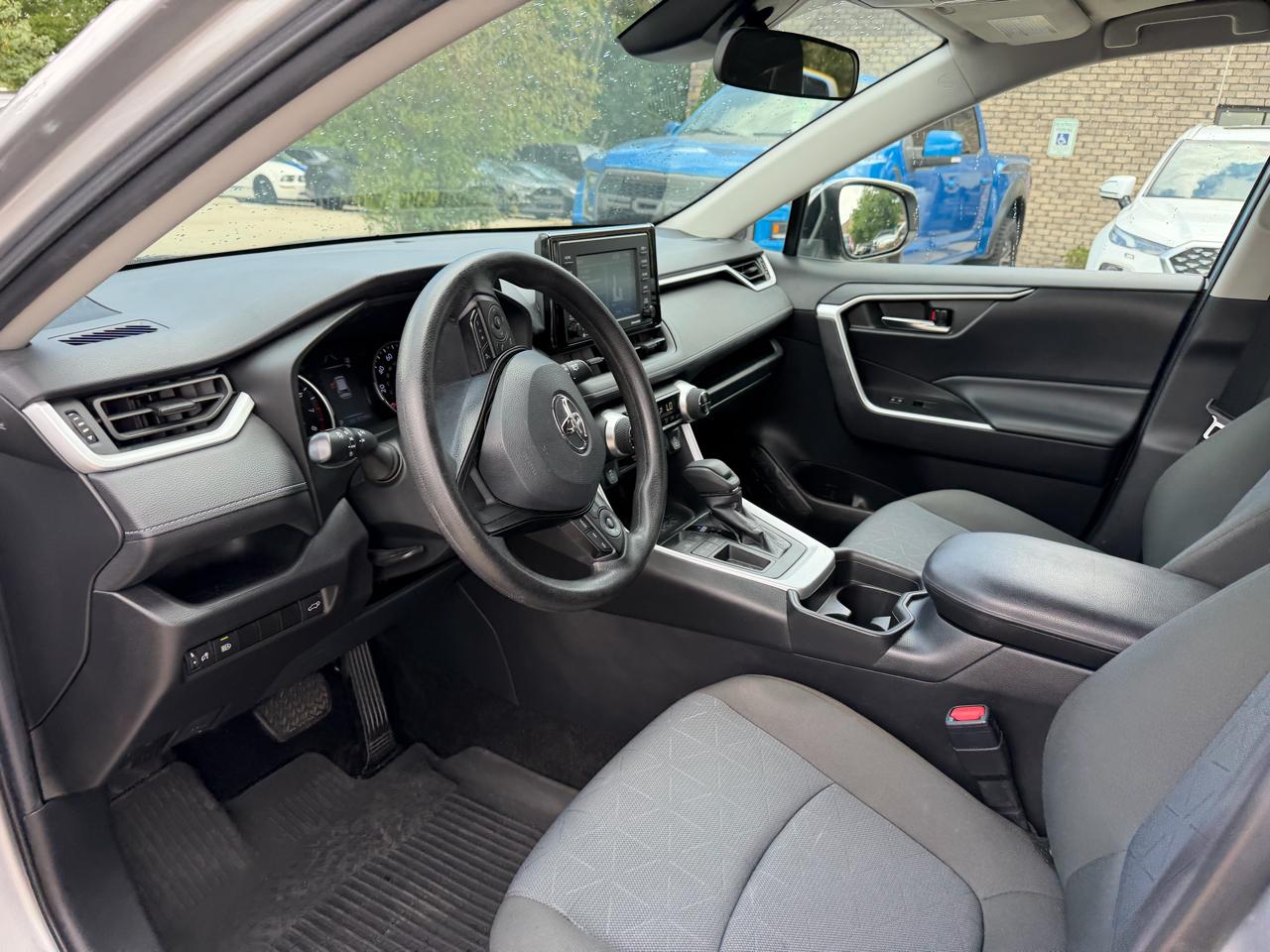 Toyota RAV4 XLE FWD 2021