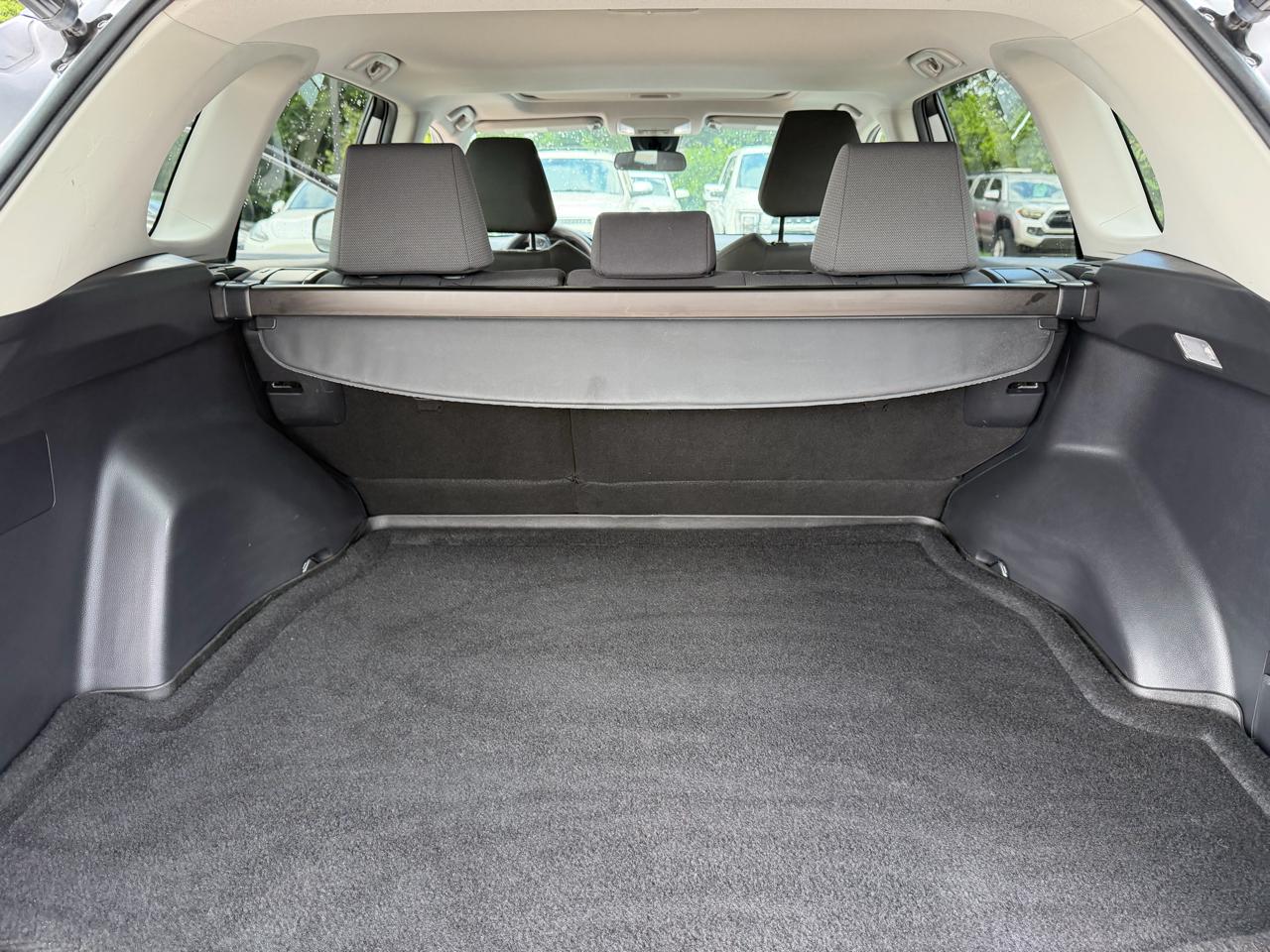 Toyota RAV4 XLE FWD 2021