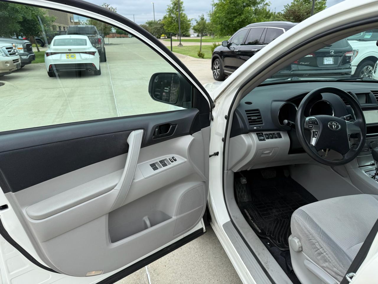 Toyota Highlander  2013